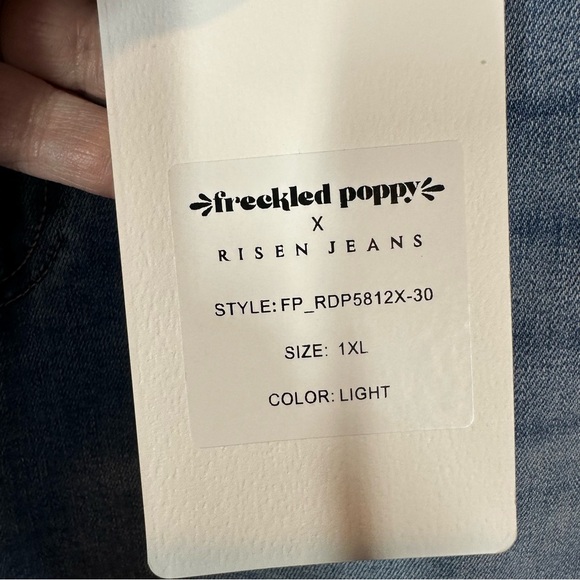 RISEN FRECKLED POPPY Women's 1X 12/14 Bootleg  Stretch Jeans - Picture 6 of 9